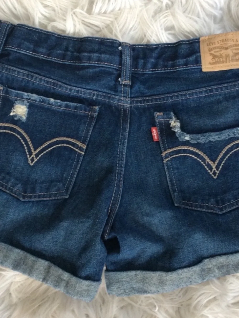 NWOT Levi’s Girlfriend Shorty Shorts